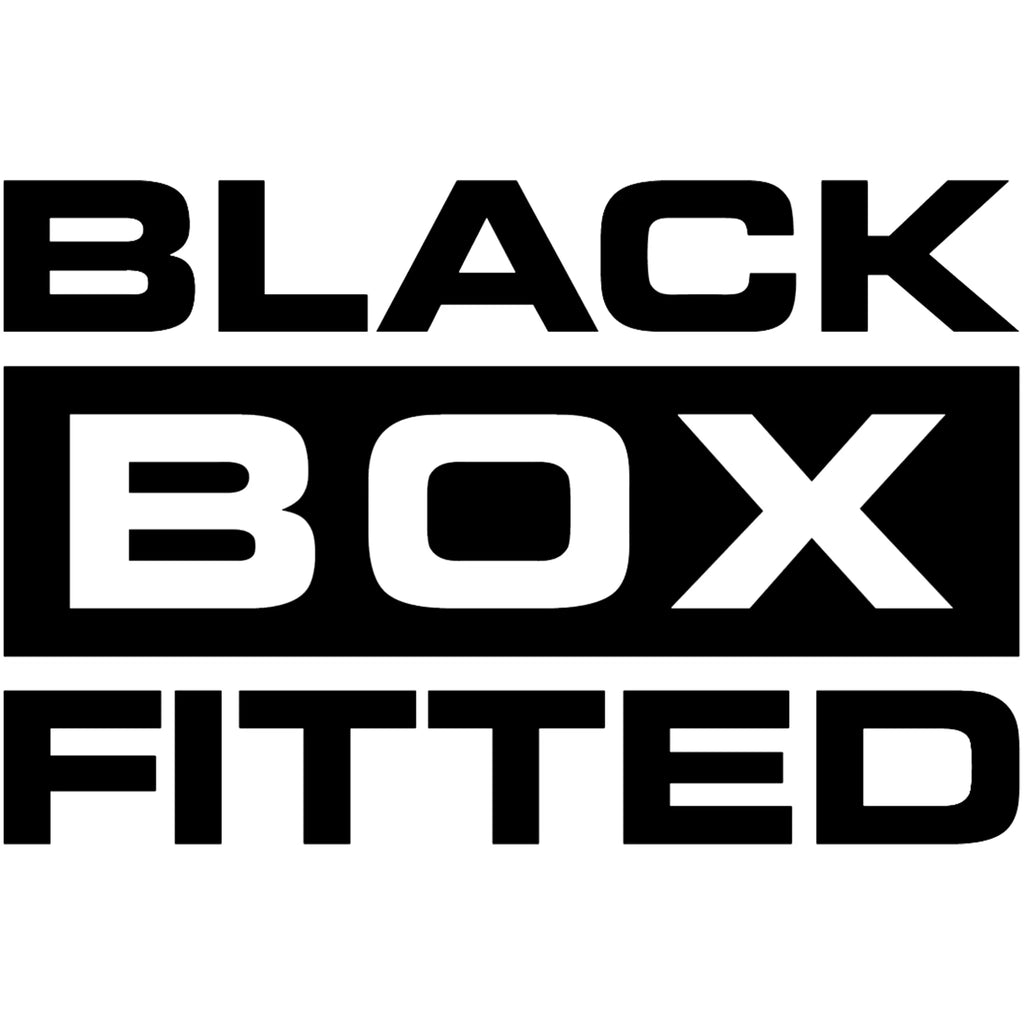 Black Box Fitted matrica főkép, fekete színben, fehér alapon.